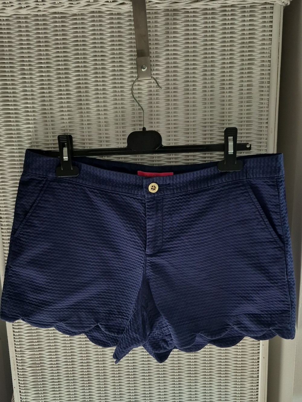 Lilly Pulitzer Buttercup Scallop Shorts In True Navy Size 10 - Picture 3 of 6